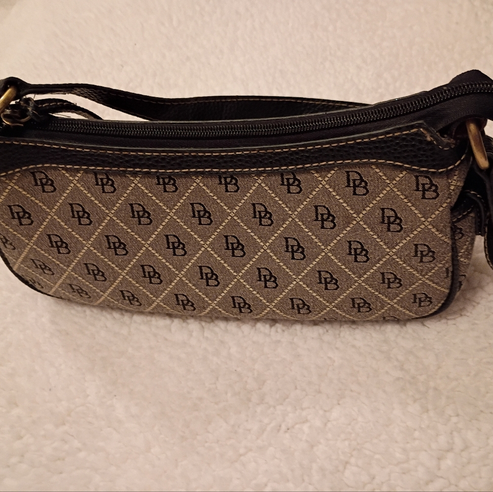 Dooney & Bourke Satchel/Hand Bag